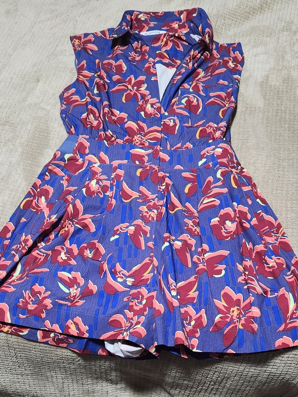 Athleta Brooklyn Utility Romper Blue And Red Floral Size 16 Excellent Condition - Picture 2 of 7